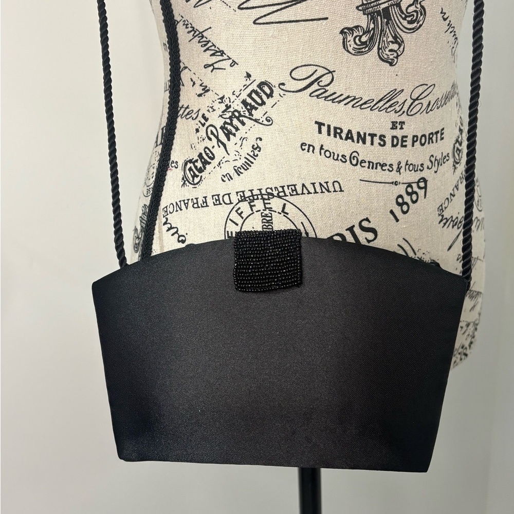 (123)Shiseido Black Clutch
